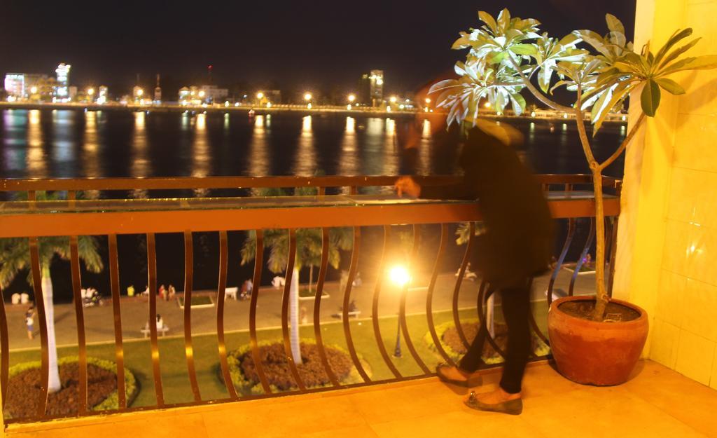 New Season Riverside Hotel Phnompenh Exteriér fotografie